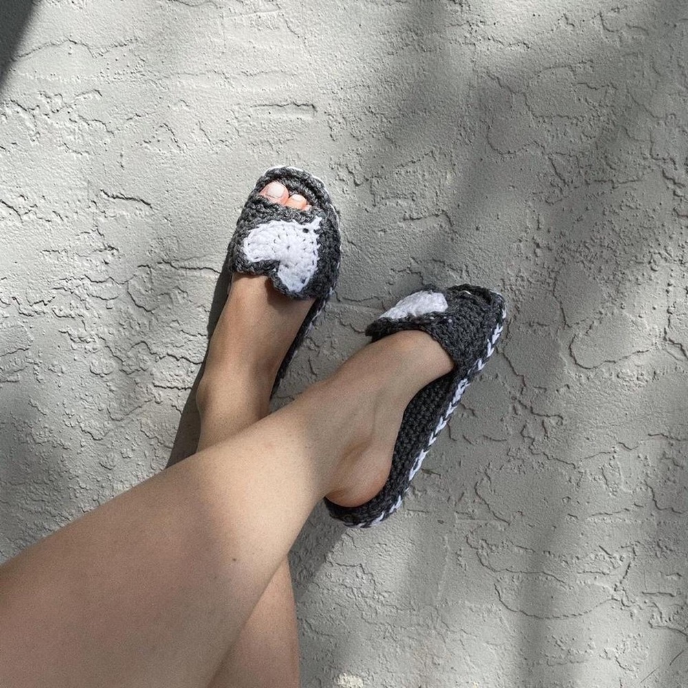 Crochet heart slides 🤍 HANDMADE